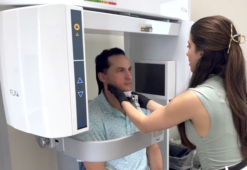 Dr Ioanna Ulrich Performing 3d Cbct Scan On Patient